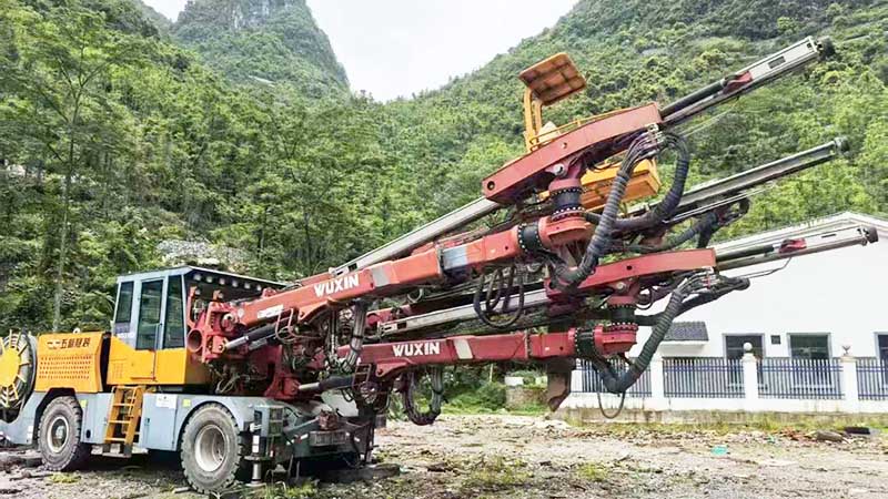 广西出售21年五新三臂凿岩台车